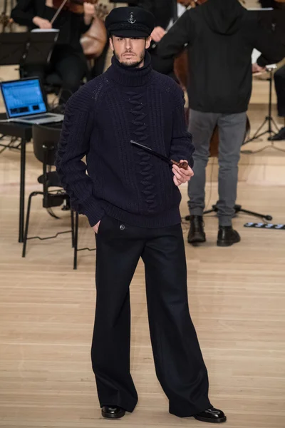 Look 8